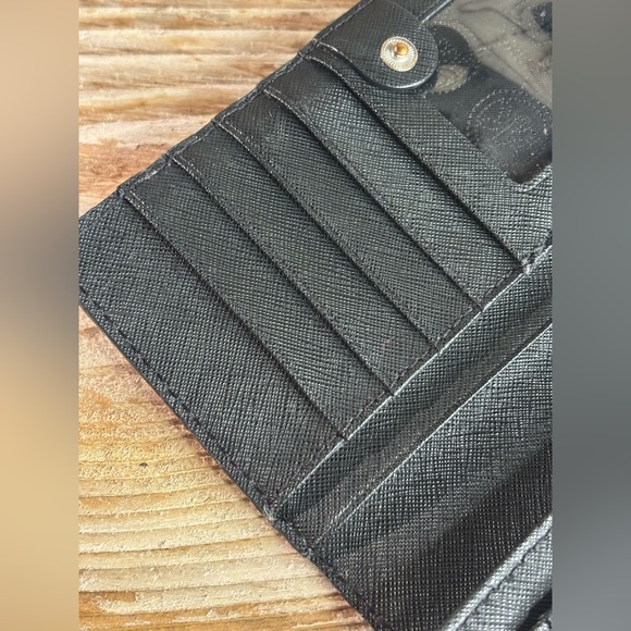 Michael Kors Wallet Black with Logo {READ} - Picture 8 of 8